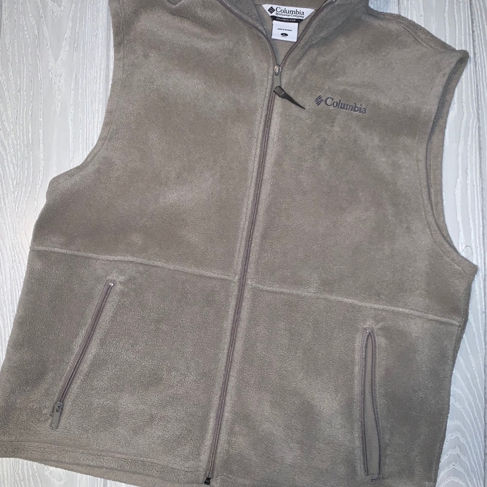 Men’s Columbia vest